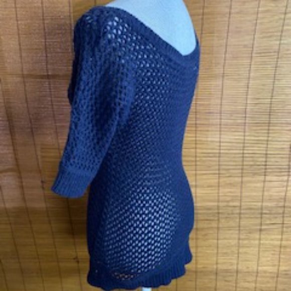 Abercrombie & Fitch Loose Knit Short Sleeve V-Neck Navy Sweater Size Medium - Picture 3 of 5